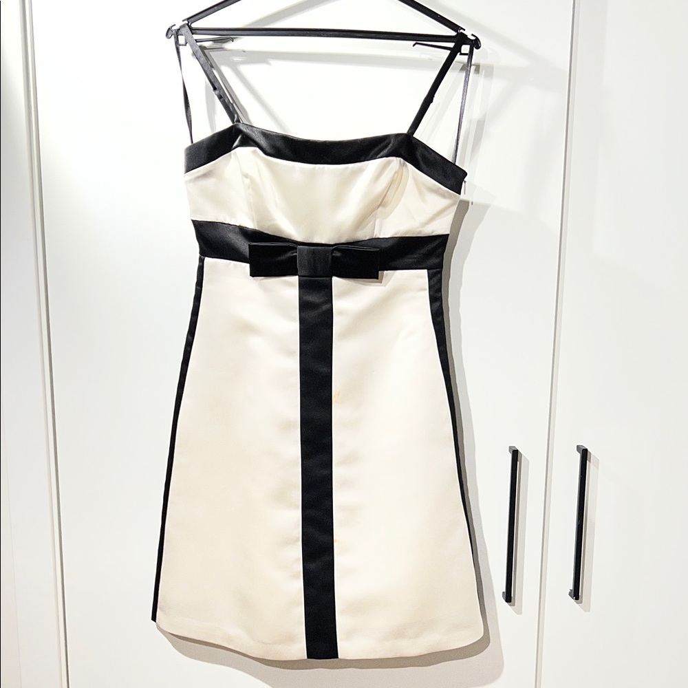 BCBGMAXAZRIA Black & White Bow Cocktail Dress – Size 2